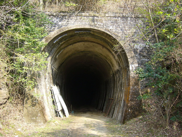 1280px-Sodani_tunnel