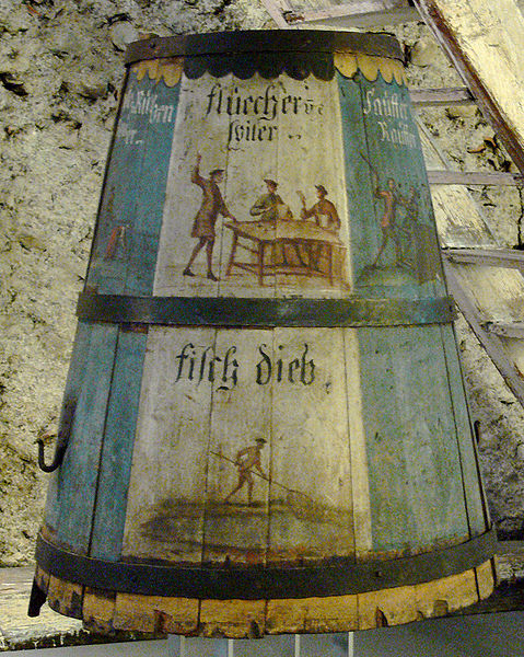 479px-Schandmantel_Ravensburg_MHQ