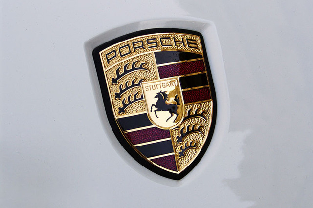 800px-Porsche_symbol