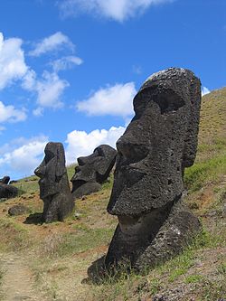 Moai_Rano_raraku