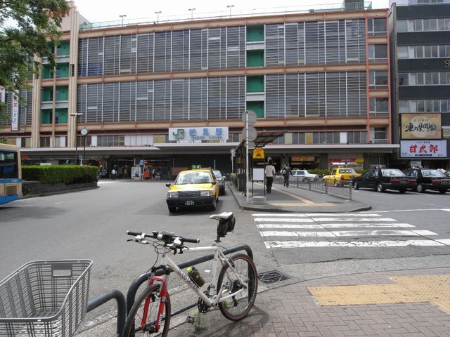 駅降りた瞬間になんかしらん得体のしれない負のオーラを感じる街ってあるよな