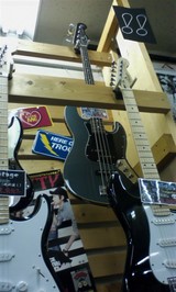 fender b