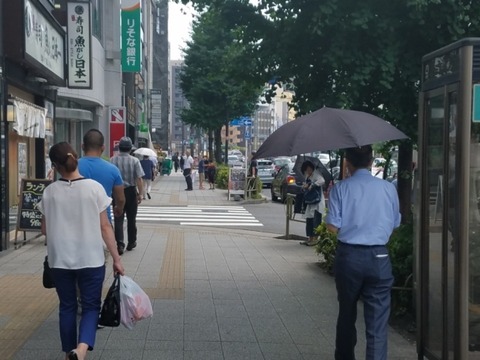 【韓国の反応】日傘が日本の男性を猛暑から助ける？→韓国人「韓国も日傘は女性だけという固定観念をなくそう！」