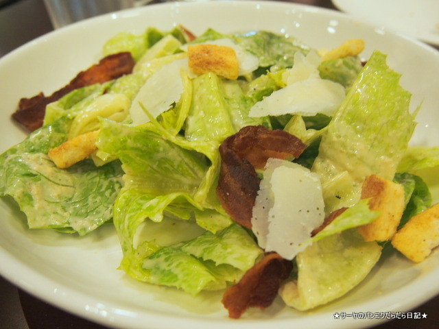 Amonte' Italian Restaurant ウドムスック レストラン