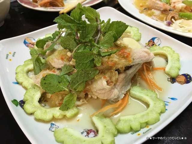 MUMAROI LOEI ルーイ タイ レストラン タイ料理 (10)
