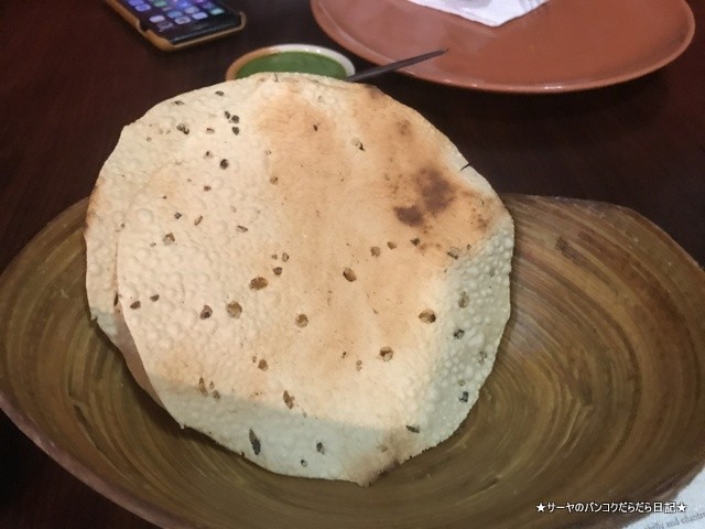 EVEREST KITCHEN BANGKOK ネパール料理 (4)