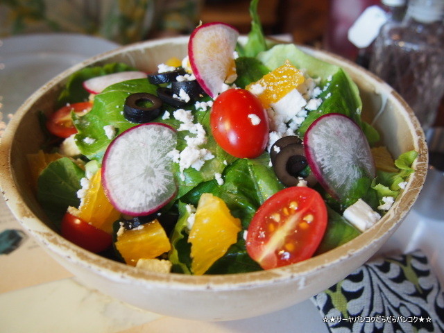 Featherstone Bistro Cafe & Lifestyle Shop エカマイ