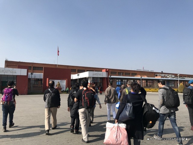 トリブバン国際空港 (2)