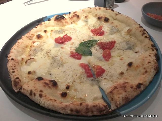 Pizza Massilia Ruam Rudee バンコク (1)-001