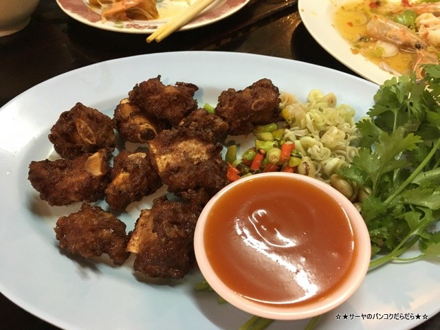 MUMAROI LOEI ルーイ タイ レストラン タイ料理 (1)