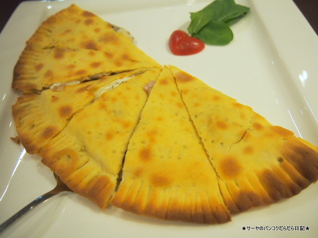 Amonte' Italian Restaurant ウドムスック レストラン