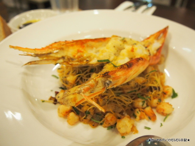 Amonte' Italian Restaurant ウドムスック レストラン