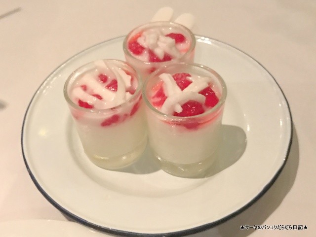 MADAME SHAWN タイ料理 バンコク オシャレ (13)