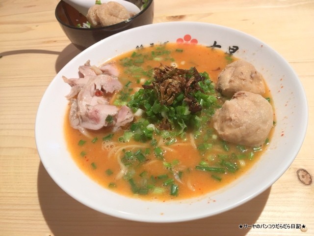 七星 ラーメン バンコク 白湯 (4)
