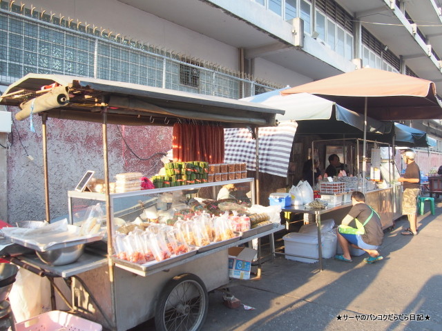Sunday Vietnamese Market Samsen bangkok (1)