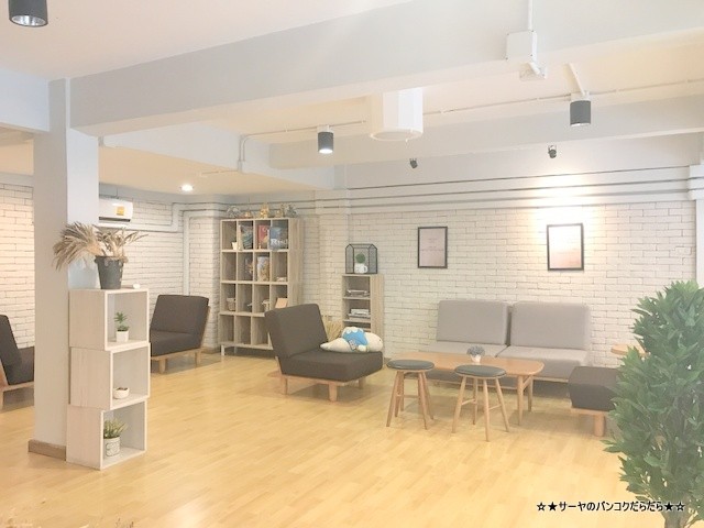 ROUND ABOUT bangkokcafe ekamai エカマイ カフェ (5)