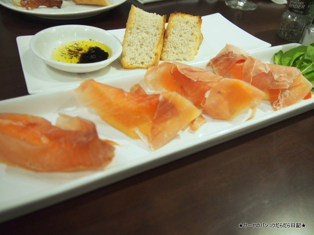 Amonte' Italian Restaurant ウドムスック レストラン