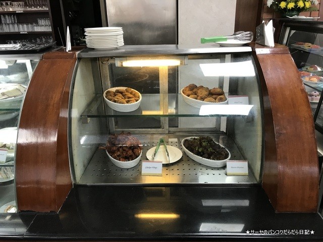 EXECUTIVE LOUNGE カトマンズ トリブバン空港 (1)