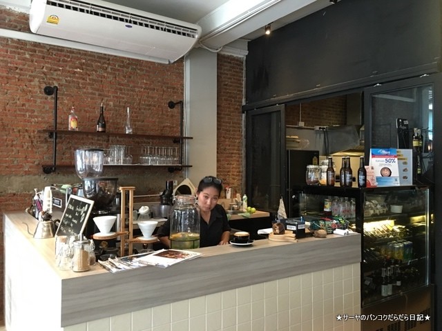 Beeston Cafe エカマイ カフェ バンコク