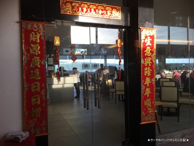12 Hotel Breakfast (1)