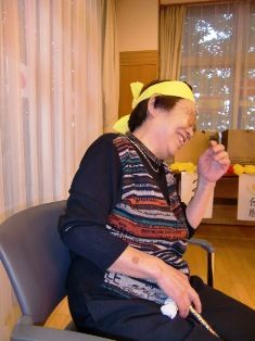 スタッフの応援合戦にご利用者様爆笑.jpg