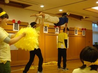 黄色応援合戦.JPG