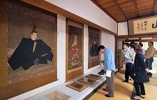 神護寺：「虫払い」 「伝源頼朝像」2018年