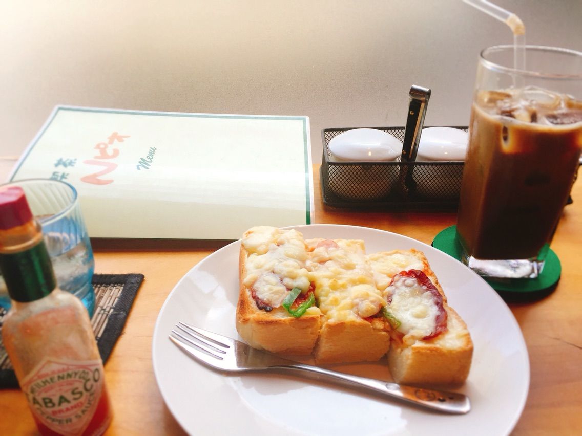 コーヒーはアイスで。