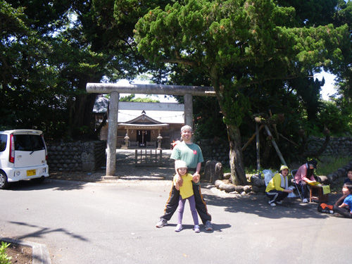 優婆夷宝明神社