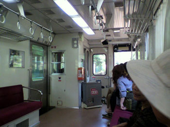 空き空きの車内