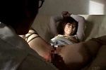 侵入犯にＭ字開脚で縛られる若妻