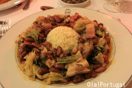 ポルトガル料理:Feijoada フェイジョアーダ(豆と肉の煮込み)