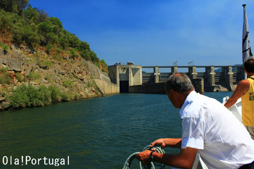 Douro River Cruises (Porto to Pinhao)