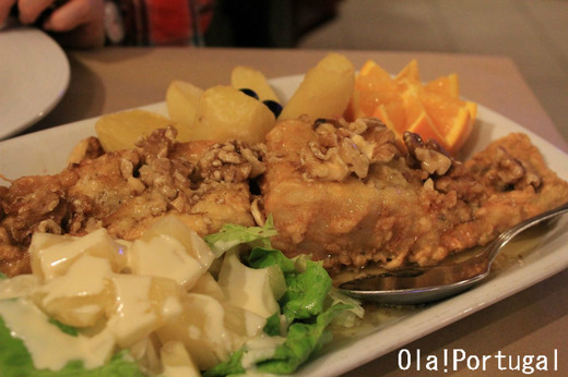 Bacalhau com mel e noz バカリャウのクルミとハチミツ添え