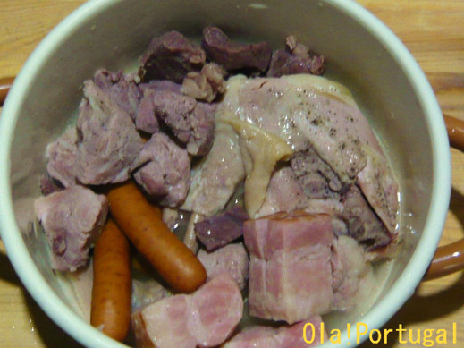 ポルトガル料理レシピ:肉料理(コジード・ア・ポルトゲーザ)