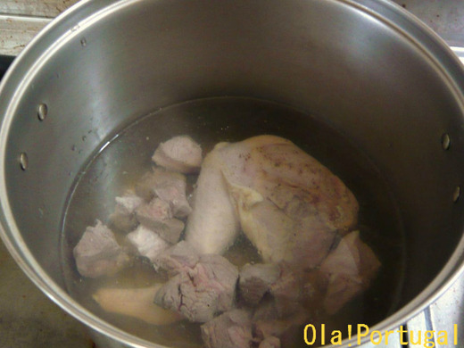 ポルトガル料理レシピ:肉を煮る