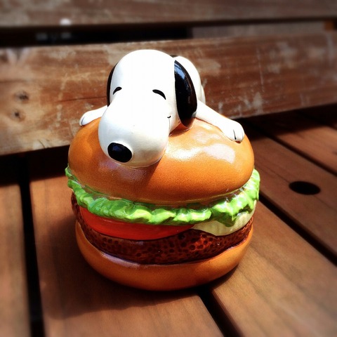 Snoopy Hamburger Junk Food series 1982 : The Old Snoopy 