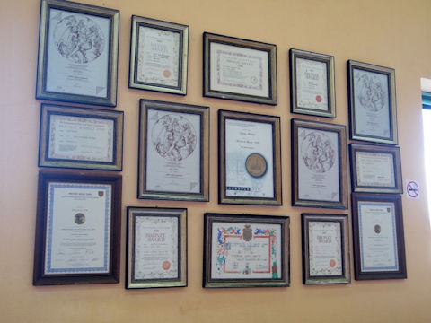 bacbaa4b6d-2