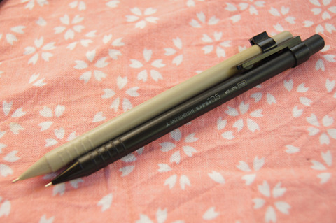 あ　三菱鉛筆 M5-1051 uni シャープペンシル　2本 三菱鉛筆「uni 0.5 M5-105」レビュー : テーゲー日記 〜文具と万年筆の