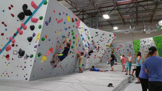 kids-love-bouldering