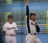 �褭����