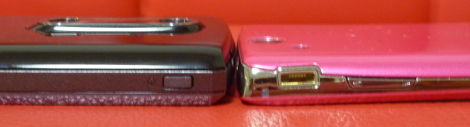 XPERIAARCvsAQUOS (4)
