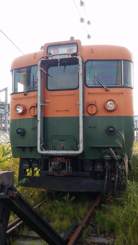 1615 (10)