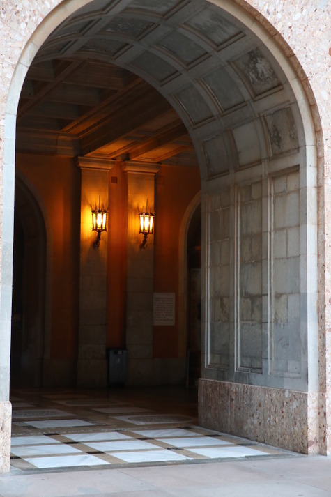 1704 (8)