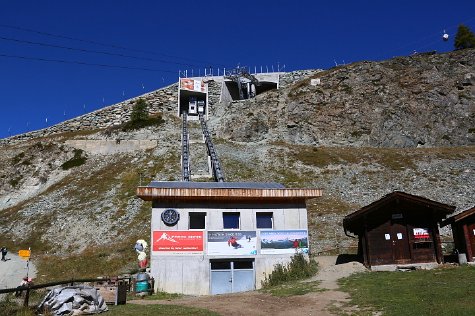 1226 (17)