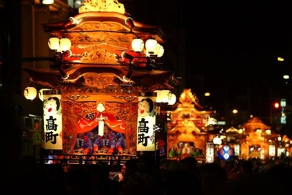 御殿屋台引き回し