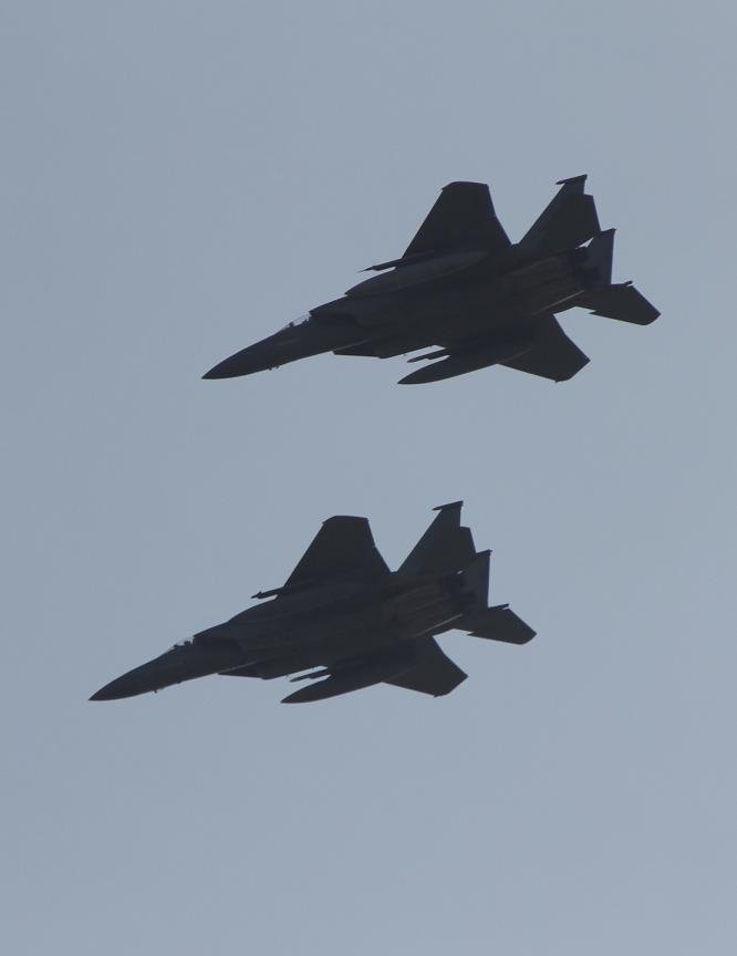 F15-001