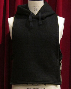 eg2013fw_052_Blk_01