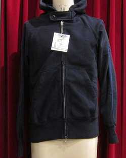 eg2016fw_086_Navy