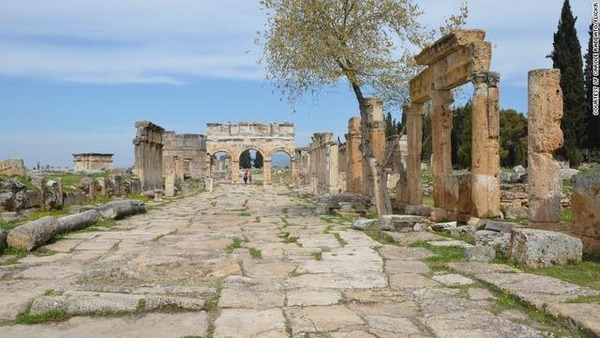 gates-to-hell-hierapolis_006